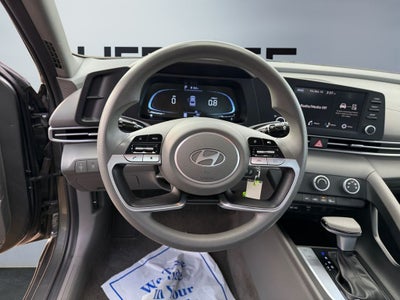 2024 Hyundai Elantra SE