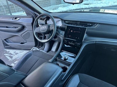 2024 Jeep Grand Cherokee L Altitude 4x4