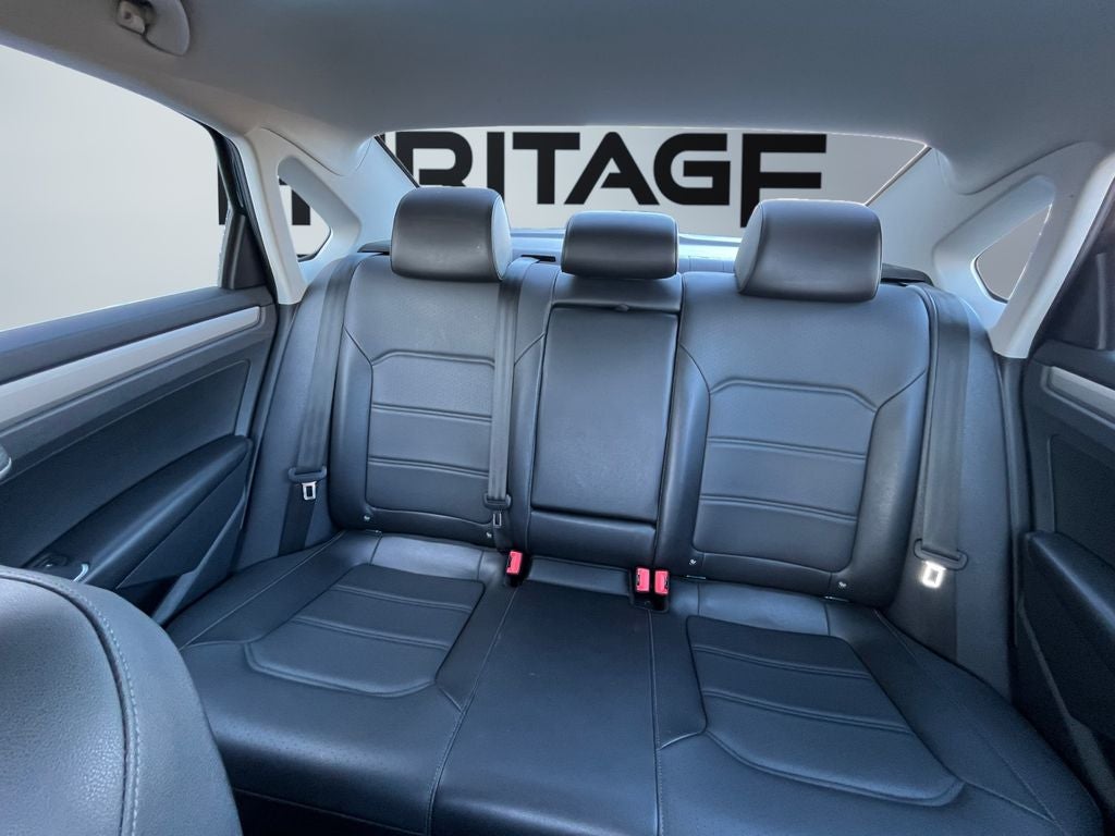 2022 Volkswagen Passat 2.0T SE