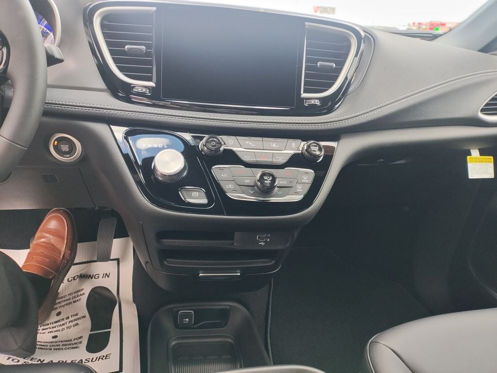 2026 Chrysler Pacifica PACIFICA SELECT AWD