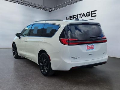 2026 Chrysler Pacifica PACIFICA SELECT AWD
