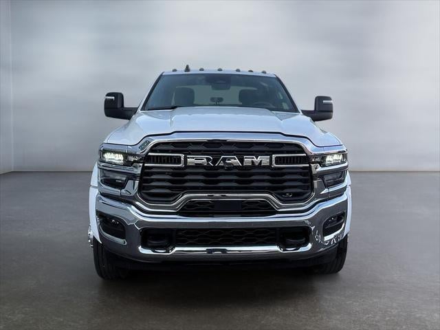 2026 RAM Ram 5500 Chassis Cab RAM 5500 BIG HORN CHASSIS CREW CAB 4X4 84' CA