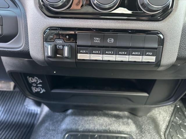 2026 RAM Ram 3500 Chassis Cab RAM 3500 TRADESMAN CREW CAB CHASSIS 4X4 60' CA