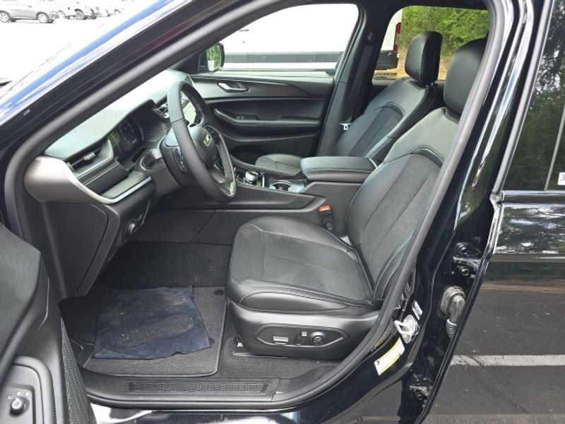 2025 Jeep Grand Cherokee GRAND CHEROKEE ALTITUDE 4X4