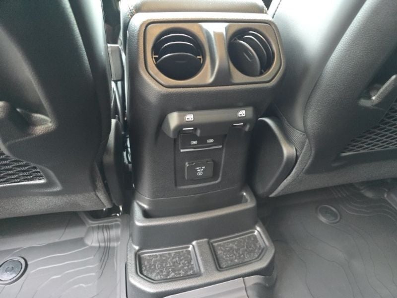 2025 Jeep Wrangler WRANGLER 4-DOOR RUBICON 392