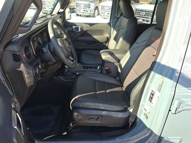 2025 Jeep Gladiator GLADIATOR RUBICON X 4X4