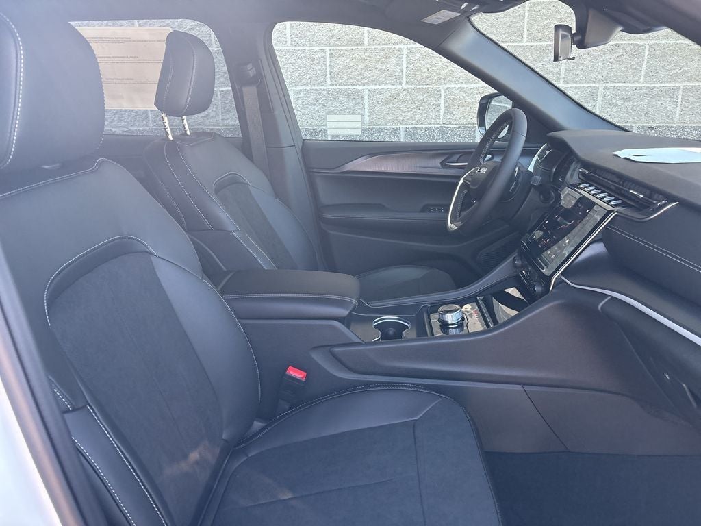 2025 Jeep Grand Cherokee GRAND CHEROKEE L ALTITUDE X 4X4