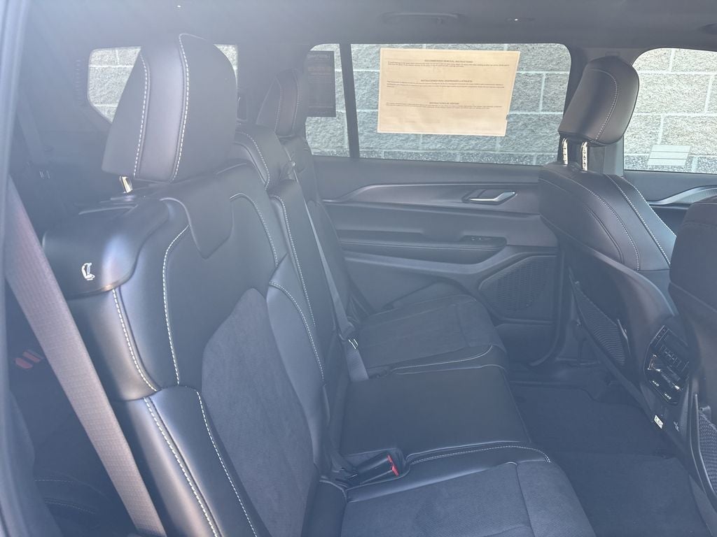 2025 Jeep Grand Cherokee GRAND CHEROKEE L ALTITUDE X 4X4