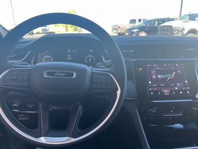 2025 Jeep Grand Cherokee GRAND CHEROKEE L LAREDO X 4X4