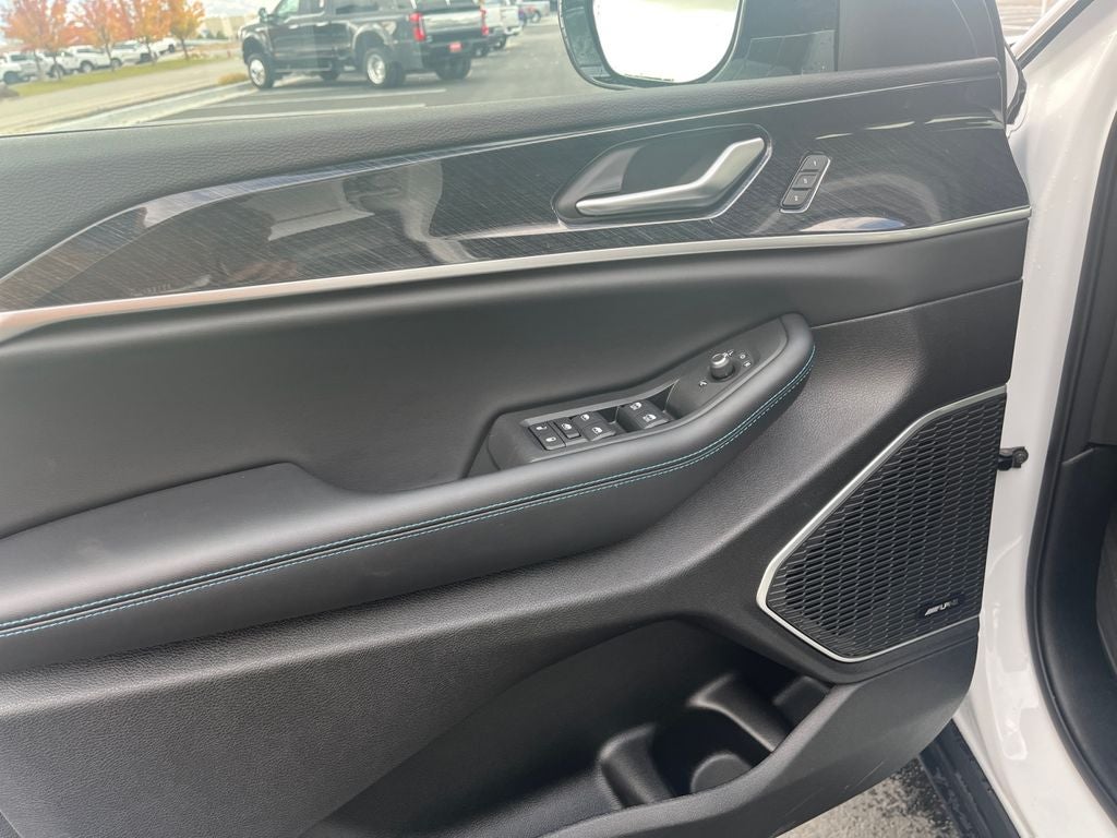 2025 Jeep Grand Cherokee 4xe Trailhawk