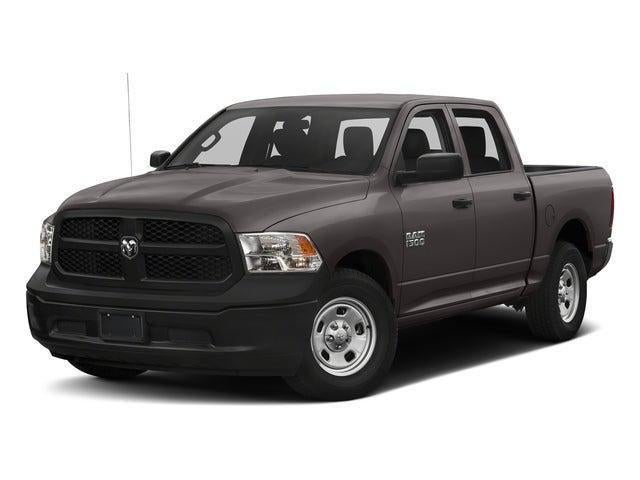 2017 RAM 1500 Express Crew Cab 4x4 5'7' Box