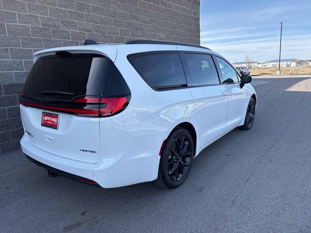 2024 Chrysler Pacifica PACIFICA LIMITED