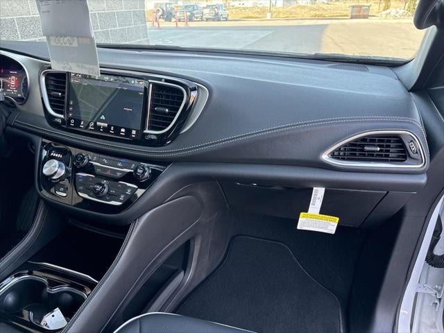 2024 Chrysler Pacifica PACIFICA LIMITED