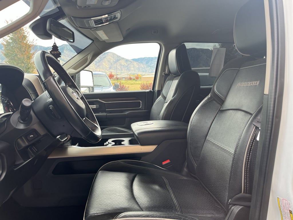 2024 RAM 3500 Laramie Crew Cab 4x4 8' Box