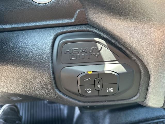 2025 RAM Ram 5500 Chassis Cab RAM 5500 TRADESMAN CHASSIS CREW CAB 4X4 84' CA