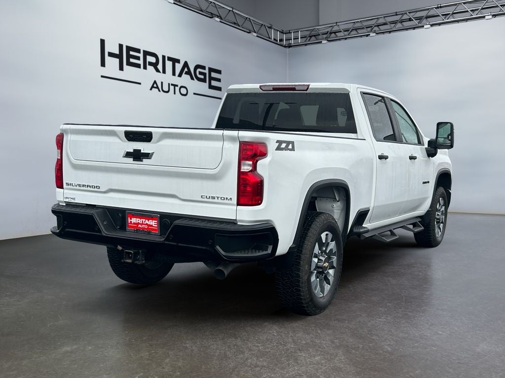 2024 Chevrolet Silverado Custom