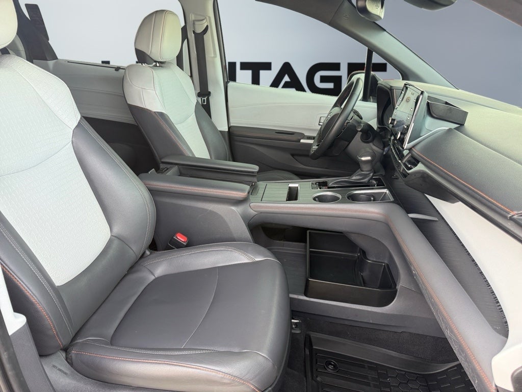 2022 Toyota Sienna XSE