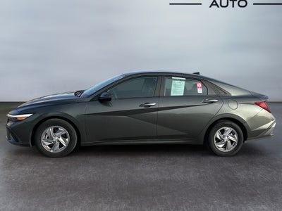 2024 Hyundai Elantra SE